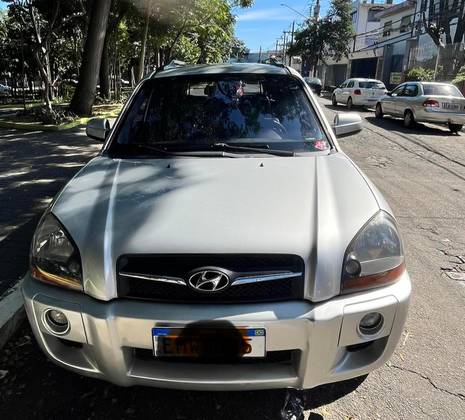 HYUNDAI TUCSON 2.0 MPFI GLS 16V 143CV 2WD GASOLINA 4P AUTOMÁTICO HYUNDAI TUCSON 2.0 MPFI GLS 16V 143CV 2WD GASOLINA 4P AUTOMÁTICO